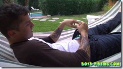 boys-pissing-chris_porter_piss_and_stroke_in_a_hammock (6)
