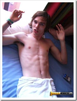 sexymalecelebrities-nicholas-hoult sexymalecelebrities-nicholas-hoult