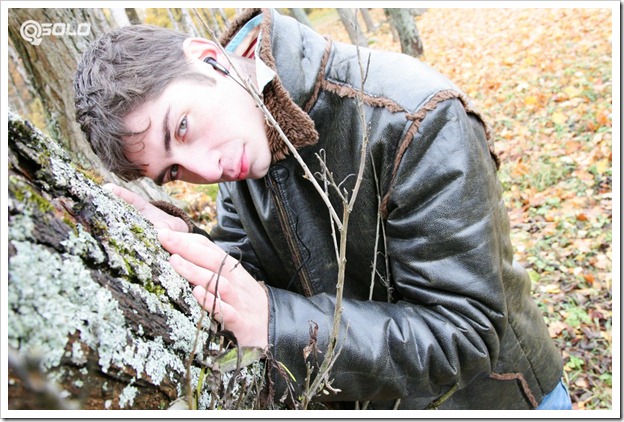 Gay flasher jacks off outdoors