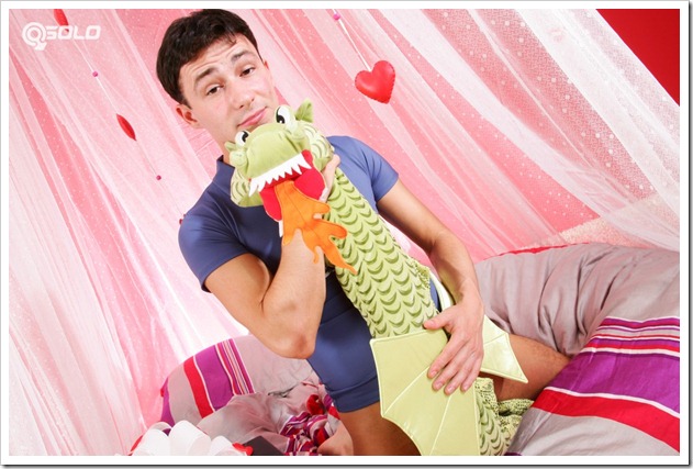 Twink fucks himself in bedroom