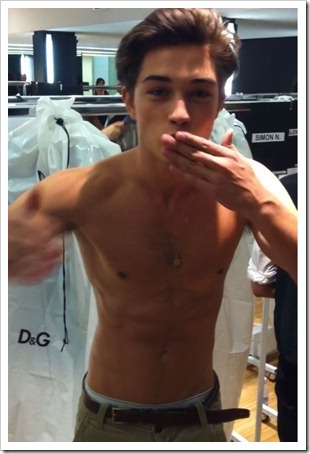 a big kiss from Francisco Lachovski in D&G