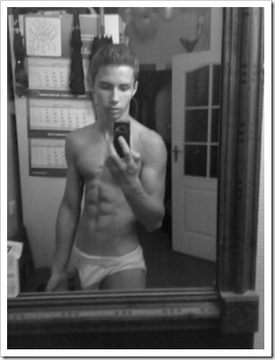 straight boys self photos (13)