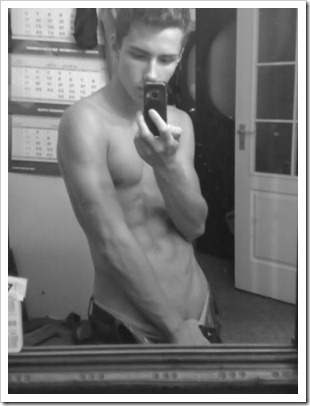 straight boys self photos (106)