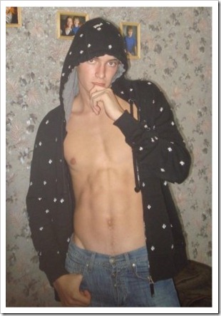 boys self nude photos (1)