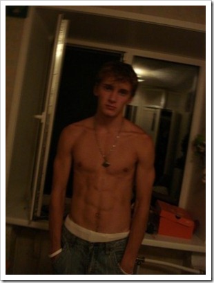 boys self nude photos (6)