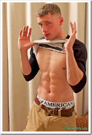 porn-army-gay-Active Dutys new recruit Tucker is 21 years old (1)