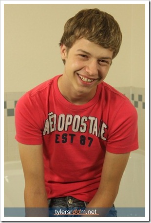 tylers room levi (1) tylers room levi (1)