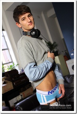 Chris Wyld  university student in Melbourne nude (4)