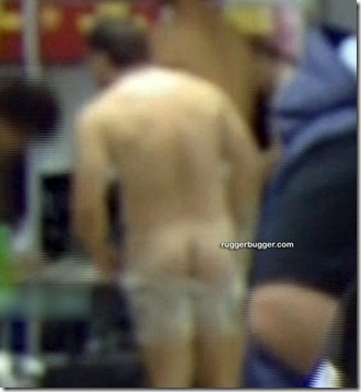 French rugby player Tom Ecochard naked in the locker room (2)