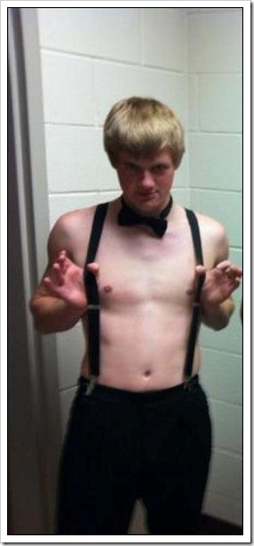 boys self pics with smartphones (8)