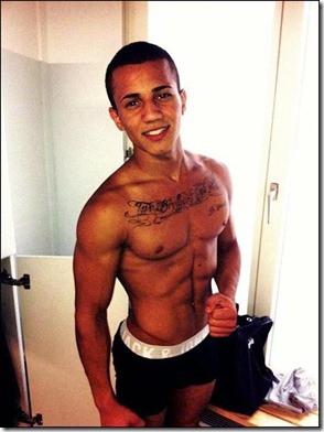 str8 guys self photos (11)