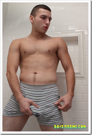 boys pissing - Jimmy Roman Super Piss (2)