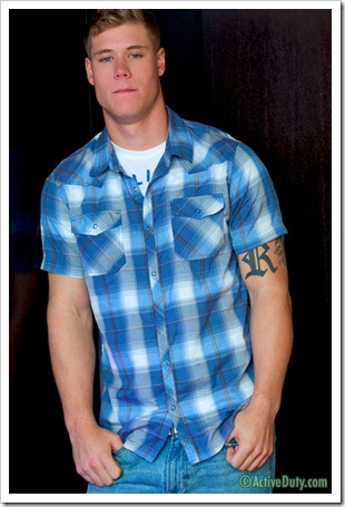 porn-army-gay-Active Dutys new War Chest recruit Davis 21 years old (1)