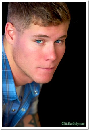 porn-army-gay-Active Dutys new War Chest recruit Davis 21 years old (2)