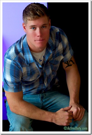 porn-army-gay-Active Dutys new War Chest recruit Davis 21 years old (3)