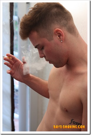 boys smoking - Dustin Chainin Menthols (15)