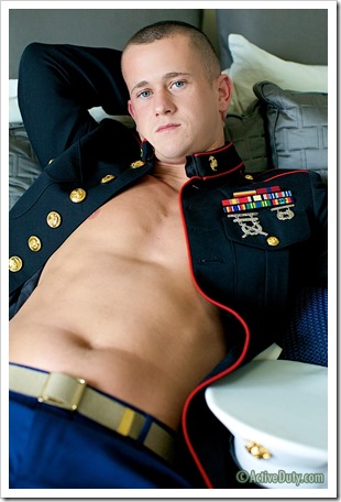 porn-army-gay-A Marine Thats Hung Like A Horse (2)
